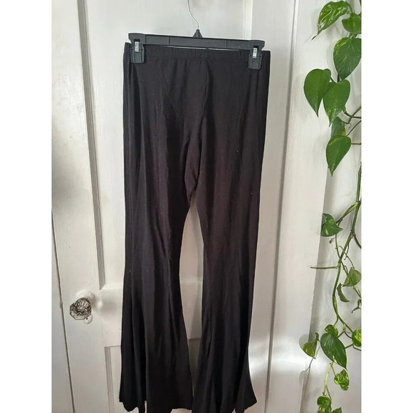 Forever21 women’s size medium black bell bottom leggings - Picture 6 of 7